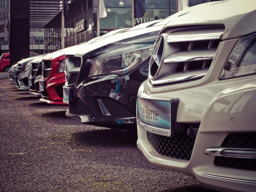 Right-Hand Benefits of Monthly Vehicle Rentals in Dubai: